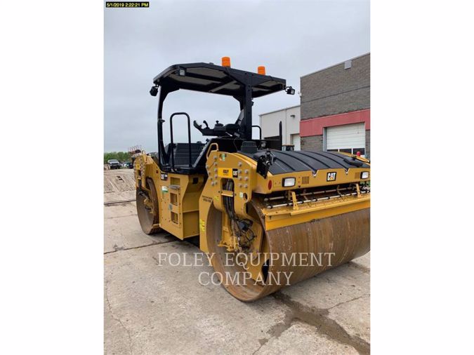 2017 CATERPILLAR CB66