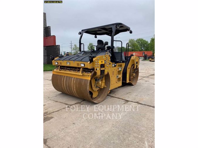 2017 CATERPILLAR CB66