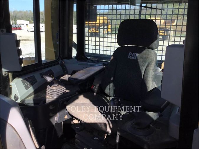2015 CATERPILLAR D6T