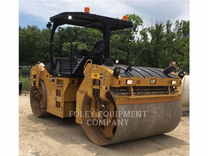 2017 CATERPILLAR CB66