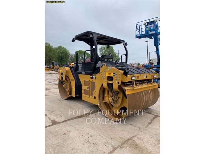 2017 CATERPILLAR CB66