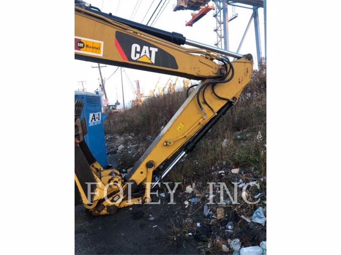 2015 CATERPILLAR 318E