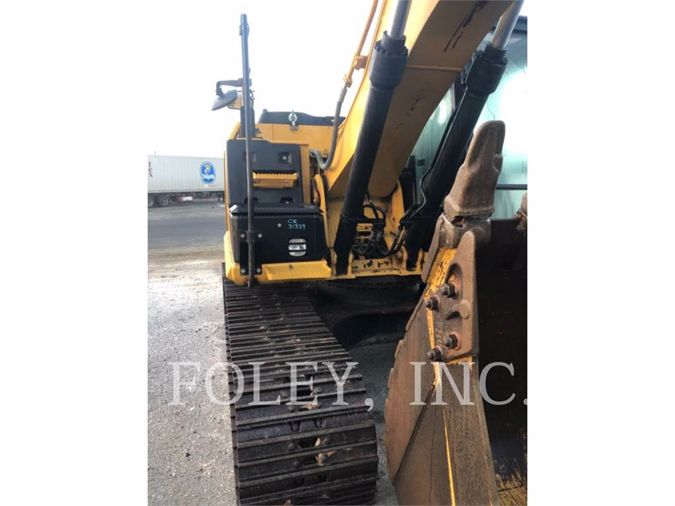2015 CATERPILLAR 318E