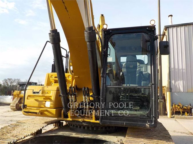 2017 CATERPILLAR 330