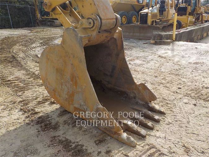 2017 CATERPILLAR 330
