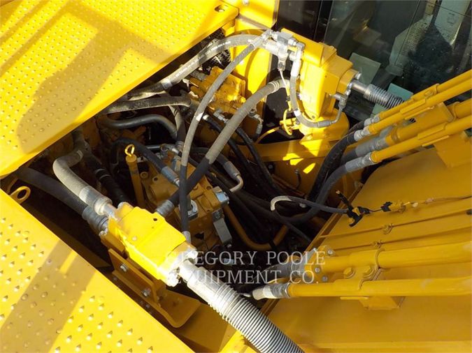 2017 CATERPILLAR 330