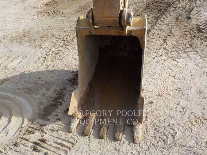 2017 CATERPILLAR 330