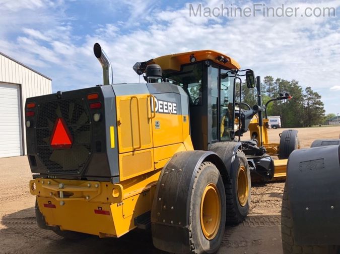 2016 JOHN DEERE 772G