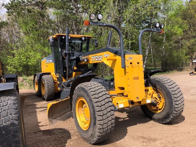 2016 JOHN DEERE 772G