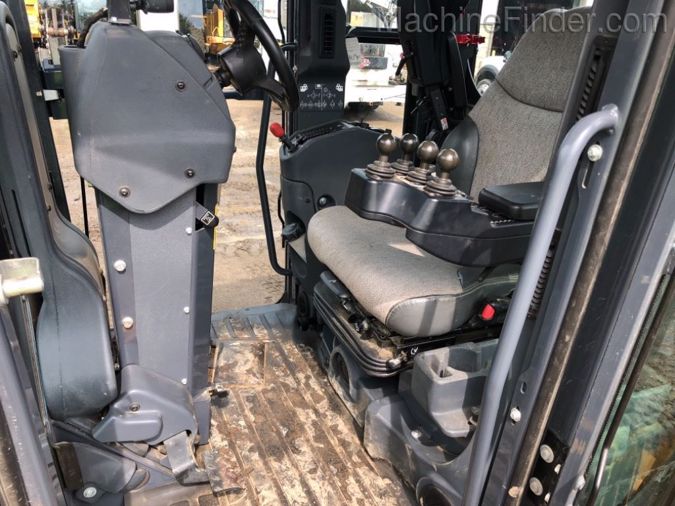 2016 JOHN DEERE 772G