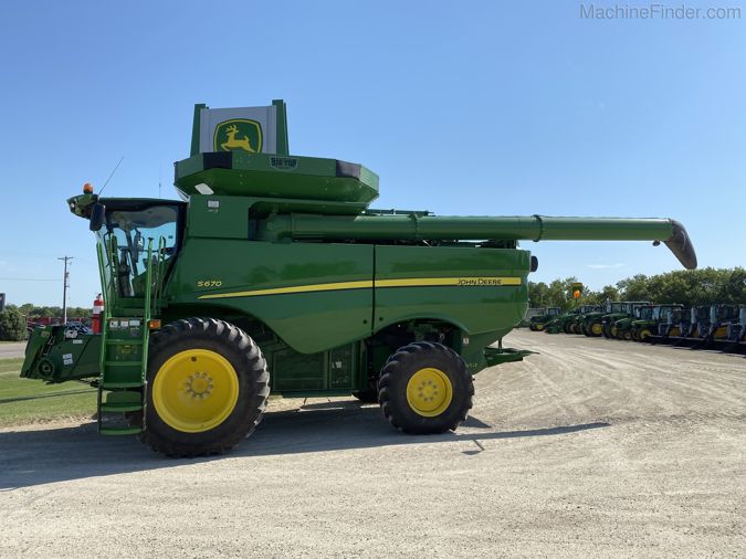 2017 JOHN DEERE S670