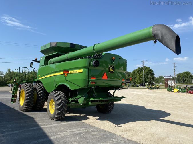 2017 JOHN DEERE S670