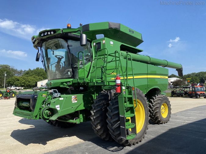 2017 JOHN DEERE S670