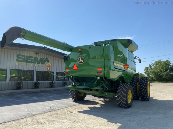 2017 JOHN DEERE S670