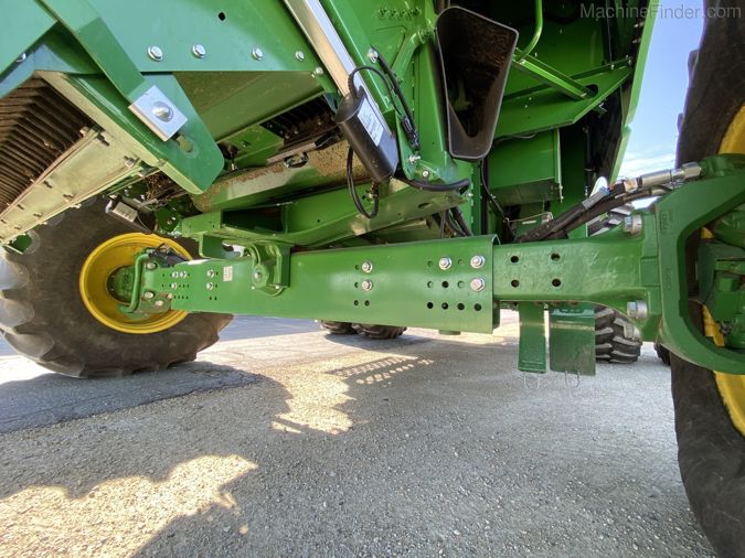 2017 JOHN DEERE S670