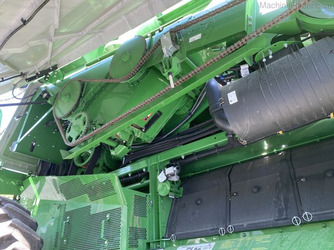 2017 JOHN DEERE S670
