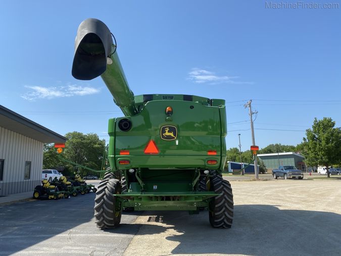 2017 JOHN DEERE S670
