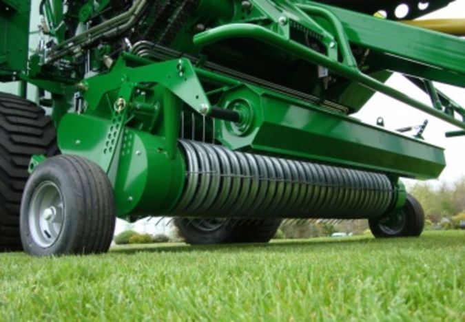 MCHALE VARIABLE CHAMBER ROUND BALERS V660