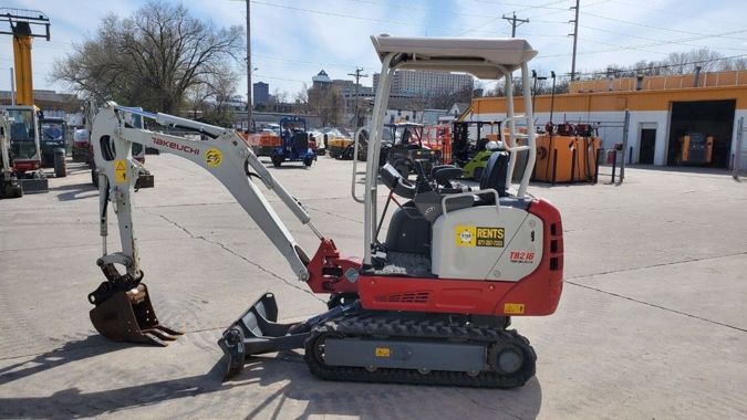 2019 TAKEUCHI TB216