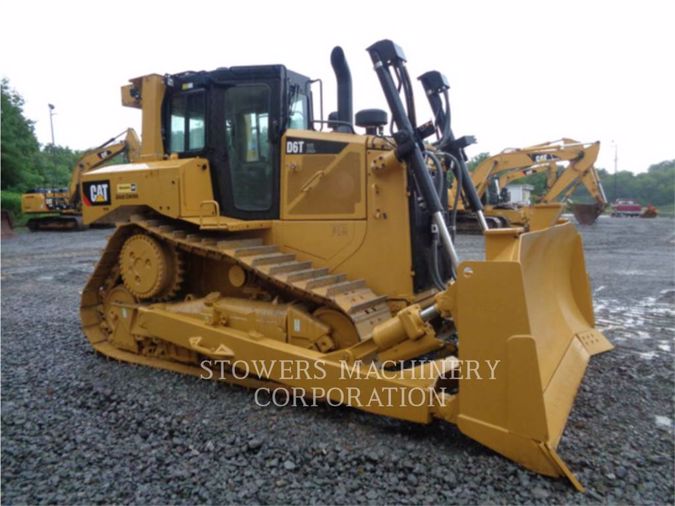 2017 CATERPILLAR D6T