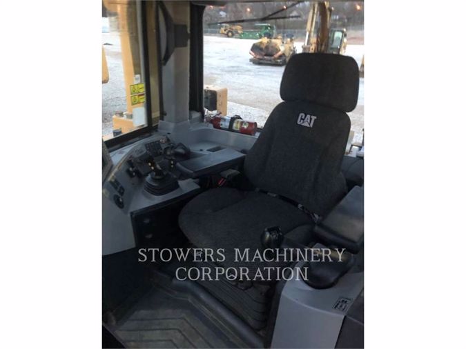 2015 CATERPILLAR D8T