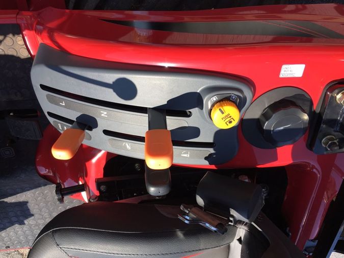 MAHINDRA EMAX 20