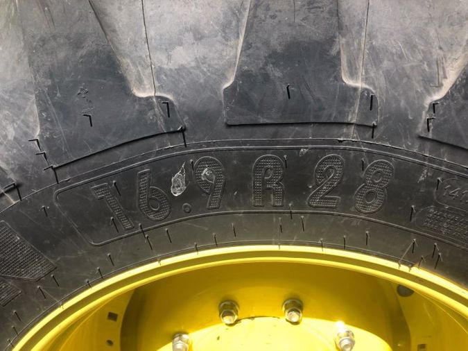 2018 JOHN DEERE 6155M