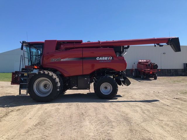 2018 CASE IH 8240