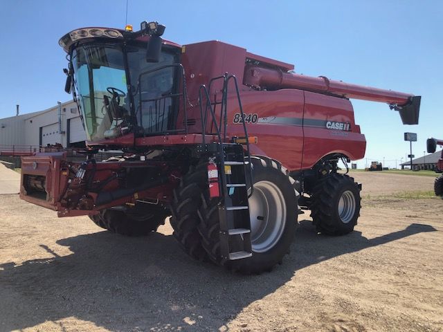 2018 CASE IH 8240