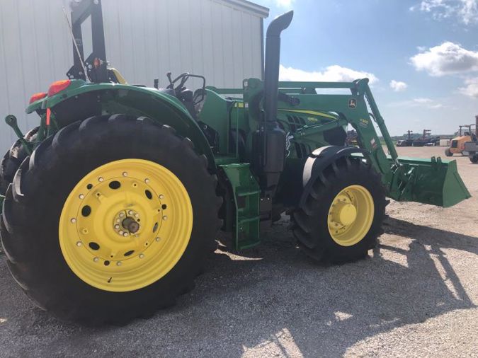2018 JOHN DEERE 6155M