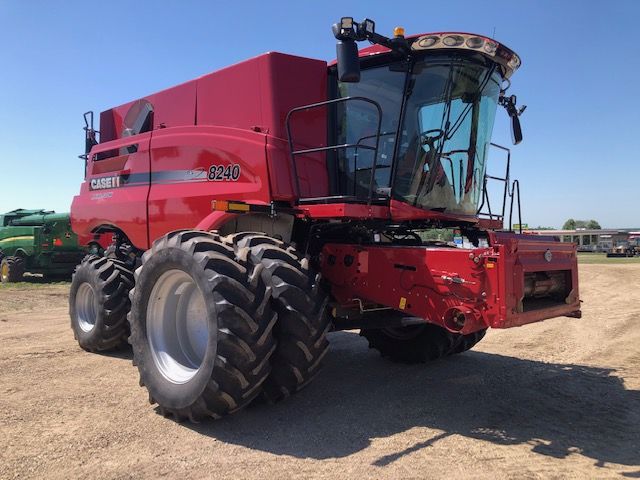 2018 CASE IH 8240