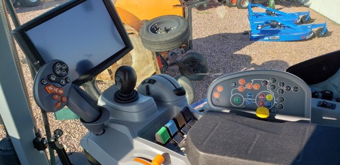 2019 NEW HOLLAND T7.230