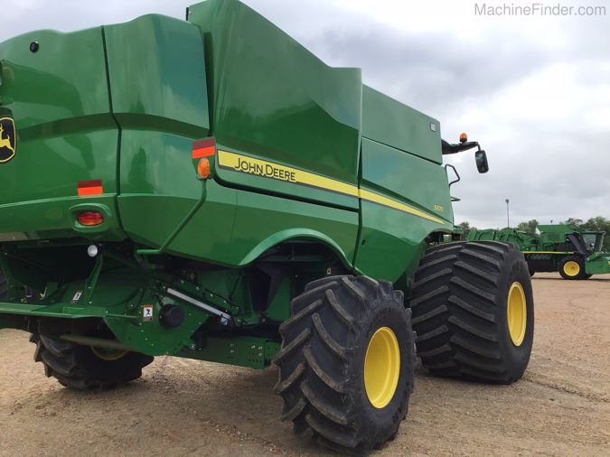 2017 JOHN DEERE S670