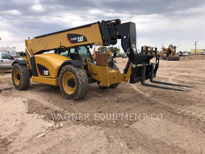 2018 CATERPILLAR TL1255