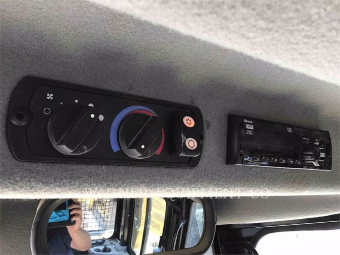 2018 CATERPILLAR D6T