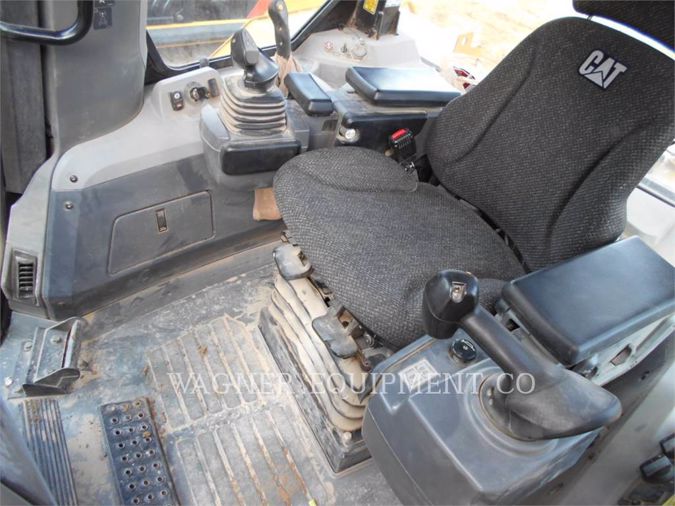 2013 CATERPILLAR D7E